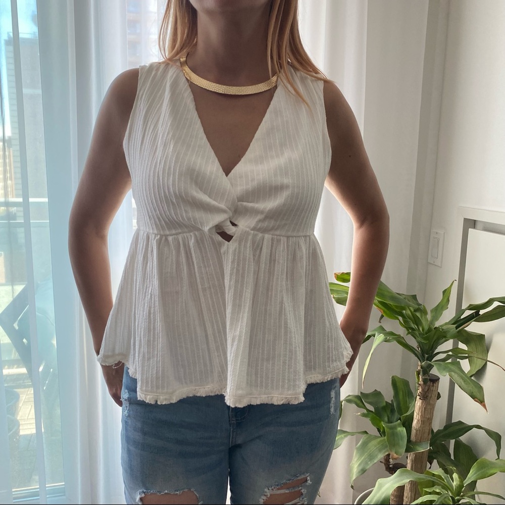Brand New Summery White Top Eggshell